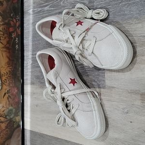SOLD: Converse One Star Pro
